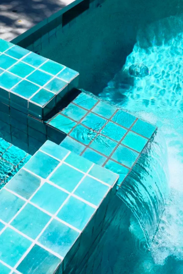 Surface tiles detail